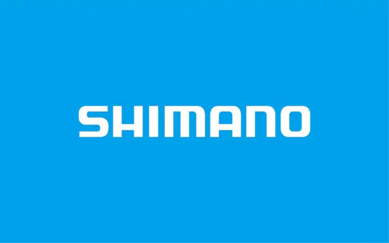 <p>Shimano is d&eacute; grootste speler op de markt van fietsgerelateerde artikelen wereldwijd. Zo is er op meer dan 95% van alle fietsen wel iets van Shimano te vinden. Van derailleurs tot cranksets of remmen, Shimano is de standaard.</p>
